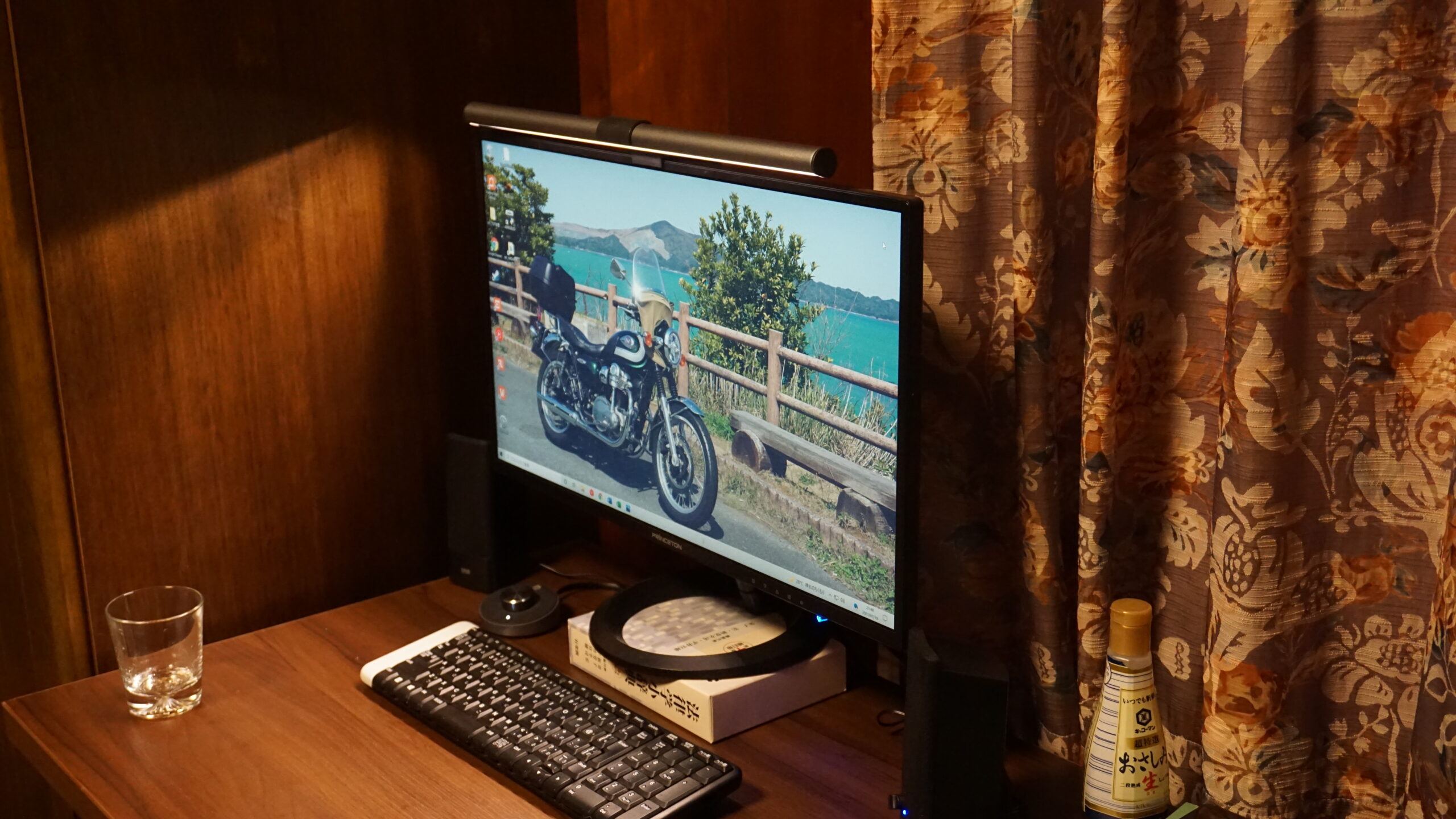 美品】BenQ ScreenBar Plus モニター掛け式ライトスクリーンバー